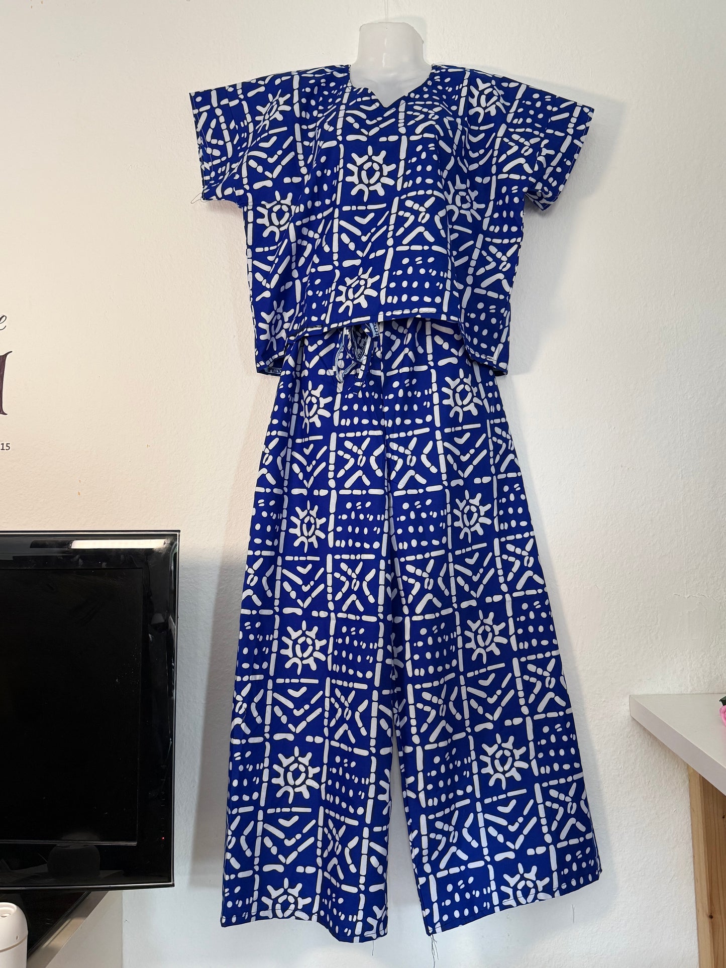 Ensemble bleu-blan